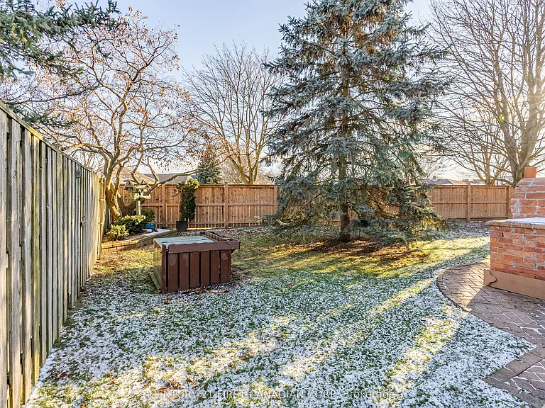 160 Conway Dr #7 — Photo 35