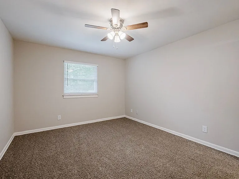 Modern Living in the Heart of Northlake — Photo 99