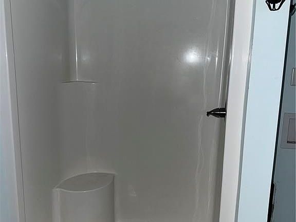 4th image of 620 Washington St #4