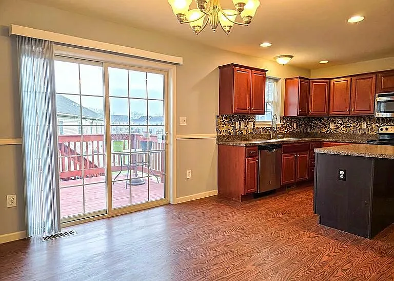 6419 Creekbend Dr #77 — Photo 8