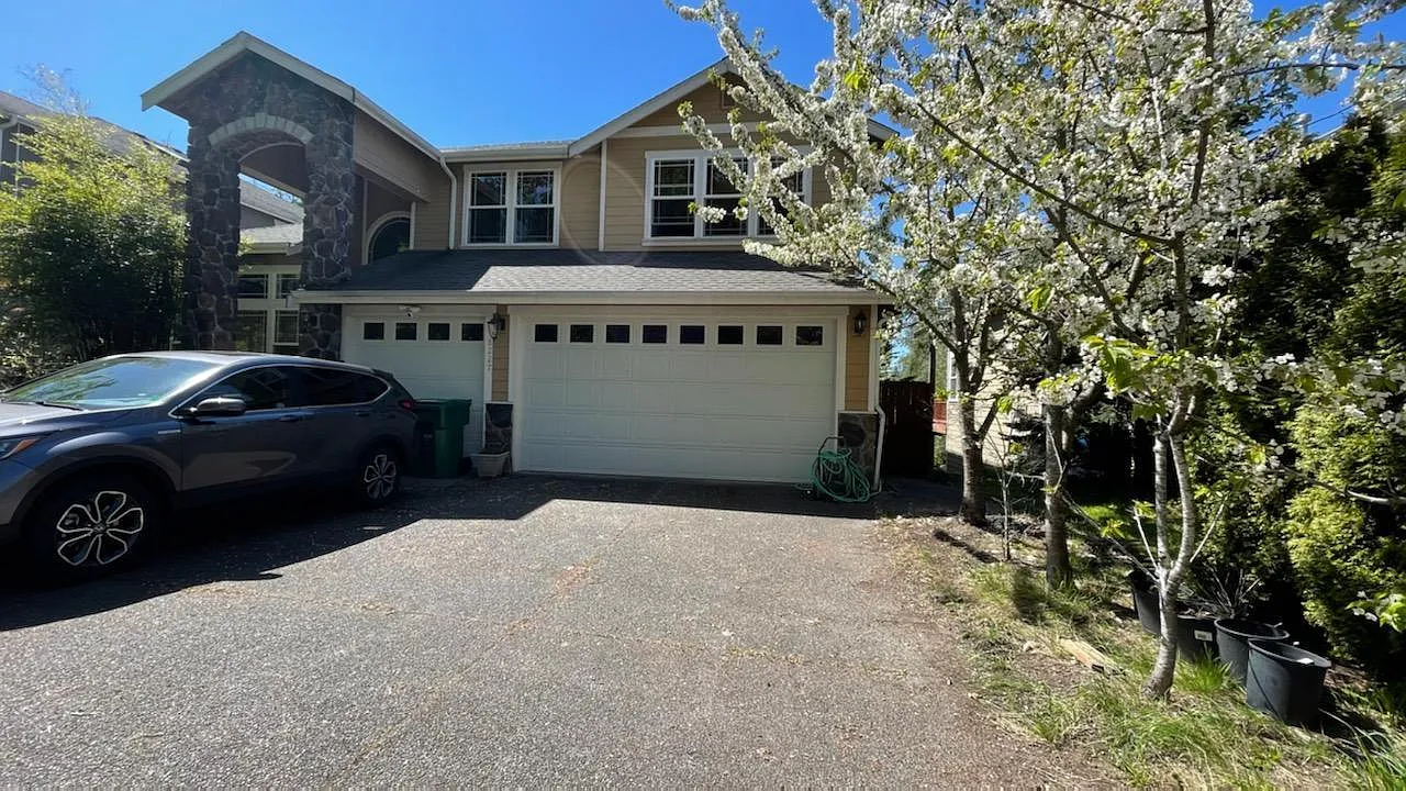 2 bed, 1700 sqft, $950 — Photo 2