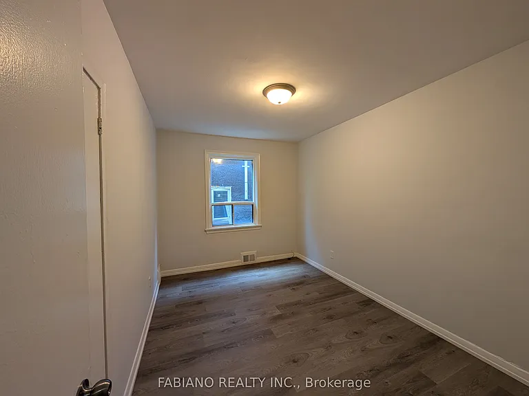 5 Hertford Ave #2 — Photo 17