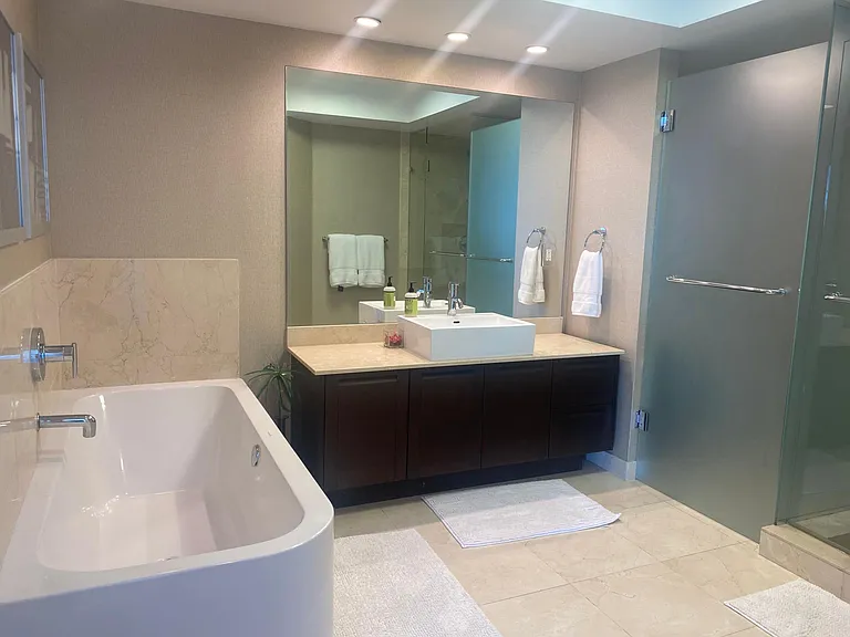 Sunny Isles Blvd — Photo 12