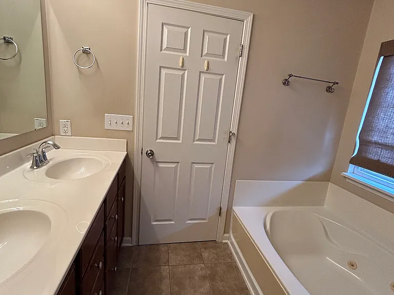 8268 Jo Ellen Dr — Photo 20