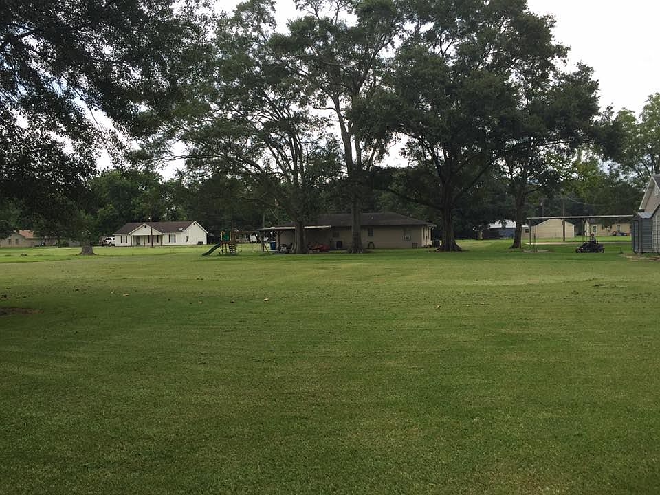1st image of 519 Broussard Ln