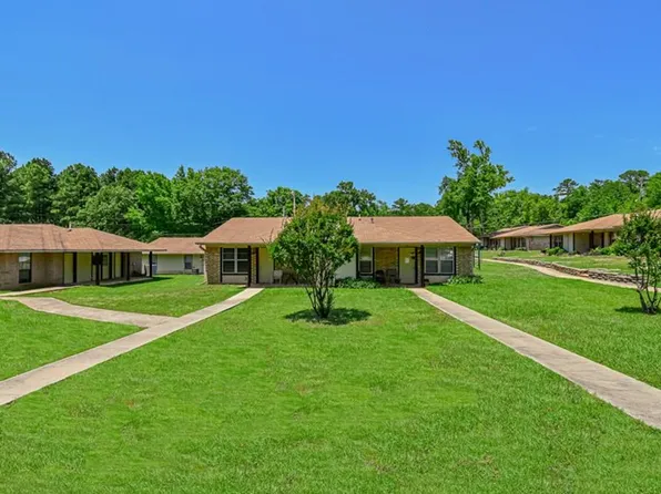 Country Square, 1001 Lakeview Dr, Lone Star, TX 75668