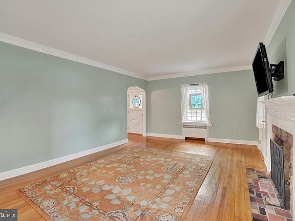 5th image of 30 N Marshall St