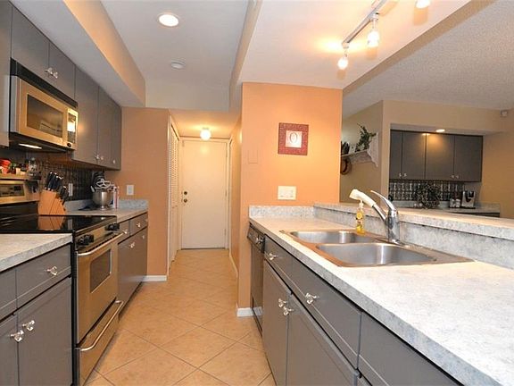 5th image of 1000 Winderley Pl #12