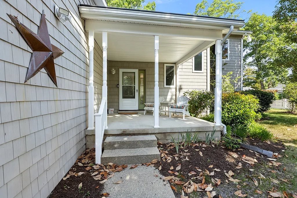 4 bed, 2.5 bath, 1900 sqft, $3,500 — Photo 3