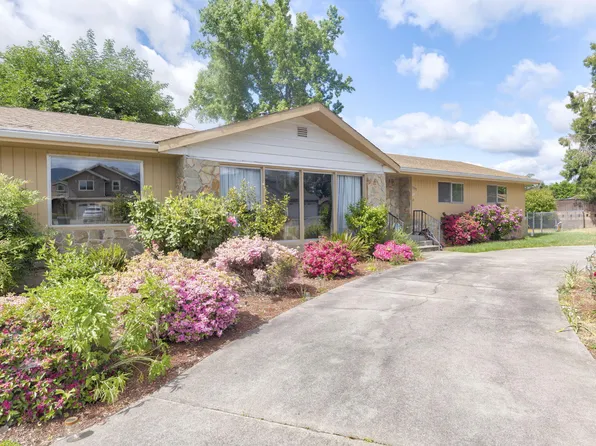 1195 E Park St, Grants Pass, OR 97527