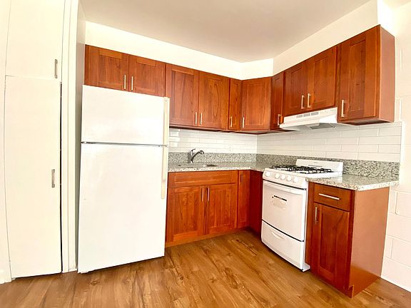 3rd image of 1555 Pensacola St APT 300