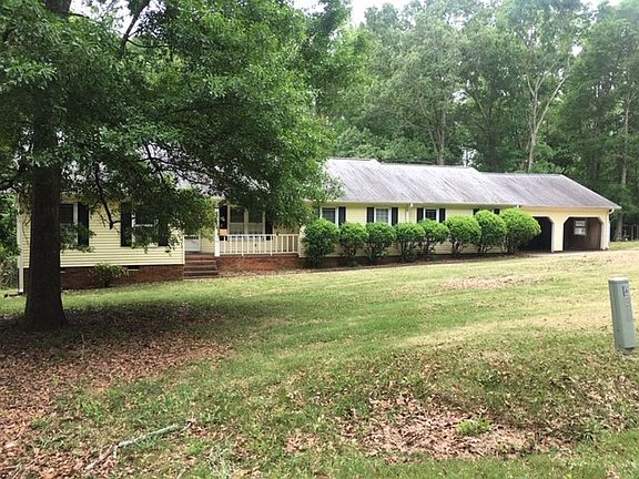 3rd image of 206 Ramblewood Dr