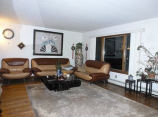 15 Woodcrest St, Valley Stream, NY 11581