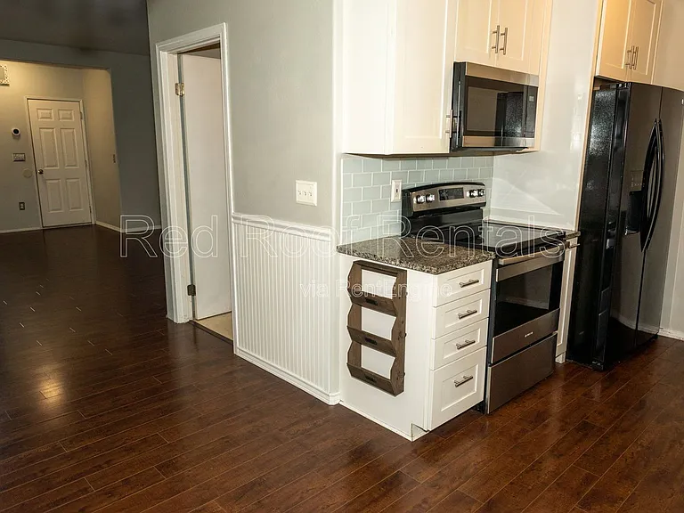 1222 7th St SE #L — Photo 8