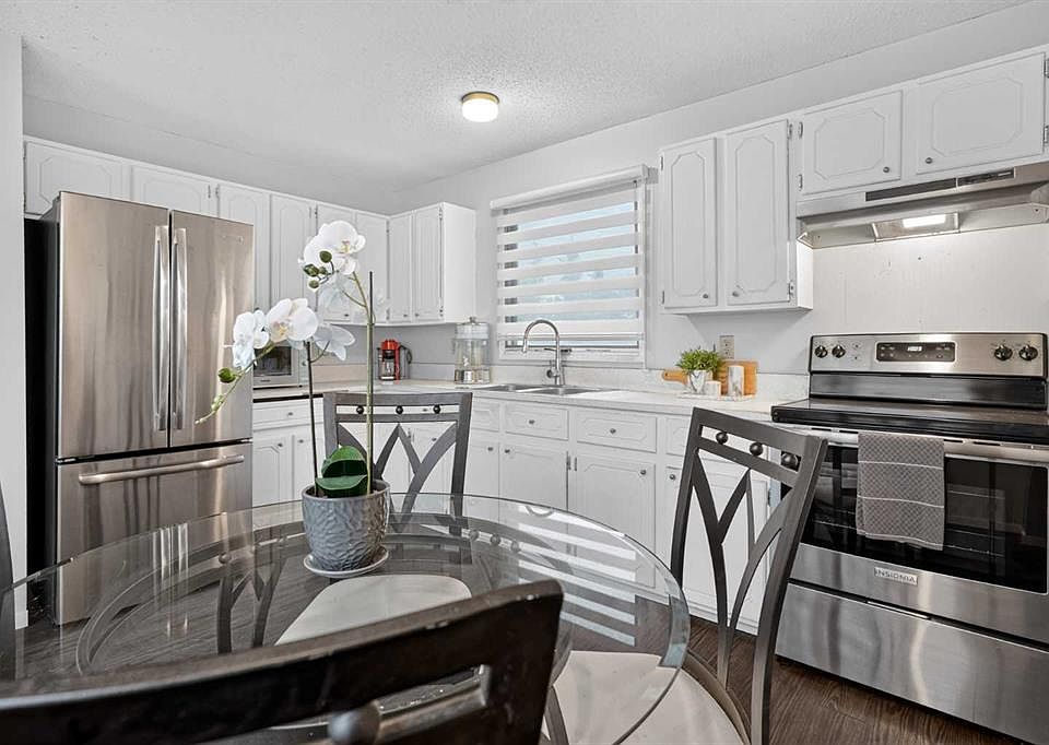 1st image of 3881 E Fonda Way SE