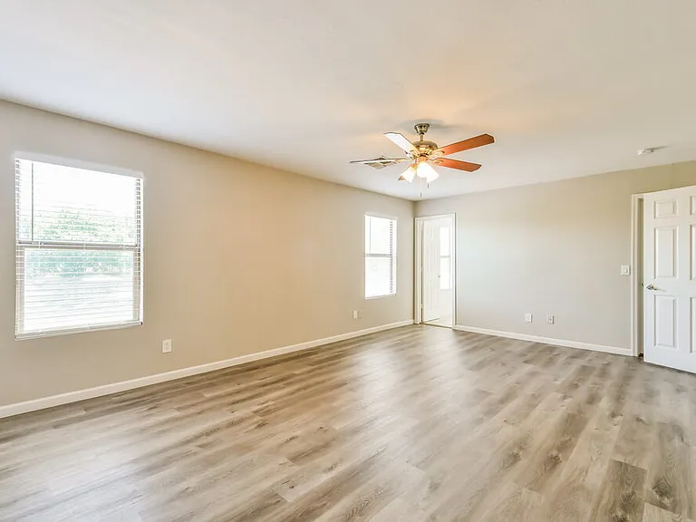 2236 E Spruce Dr — Photo 10