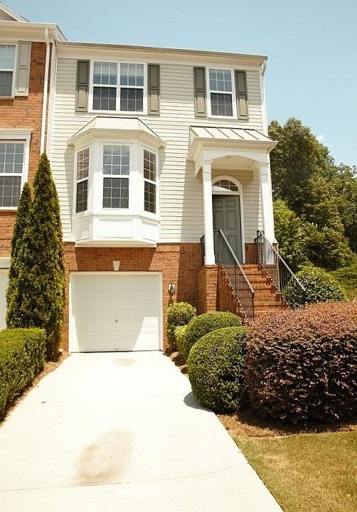 3Bed/3.5Bath Townhouse (end unit)