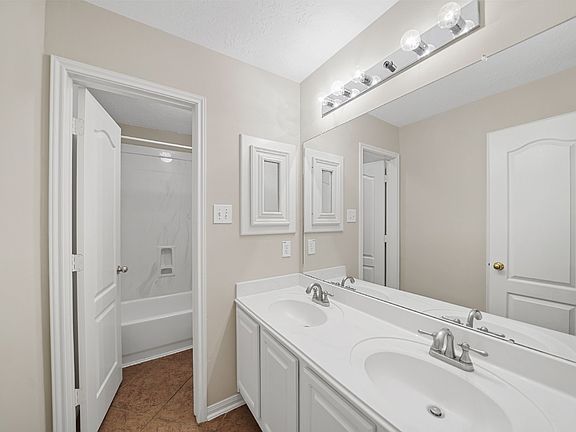 3rd image of 3728 Sunset Meadows Dr