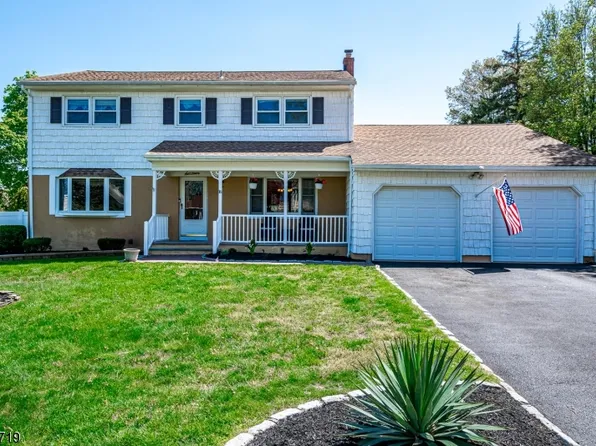 16 London Dr, East Brunswick, NJ 08816