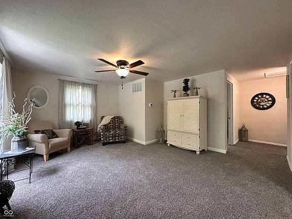 4th image of 8600 Owl Hollow Rd