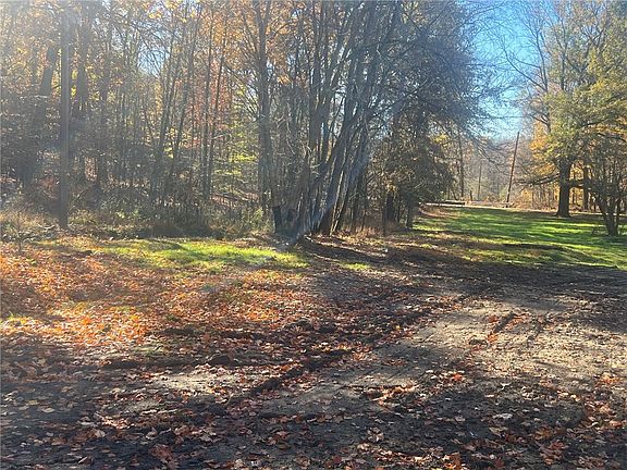2nd image of 987 Dilltown Heights Rd
