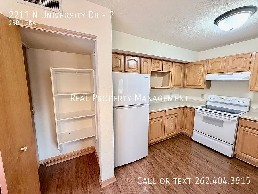 Idyllic 2 Bedroom 2 Bathroom Condo in Waukesha — Photo 4