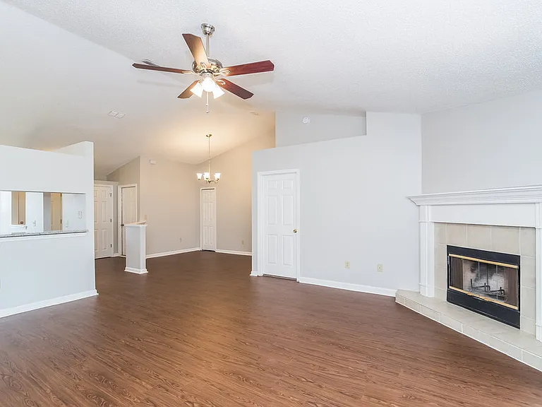 3268 Avalon Dr — Photo 3