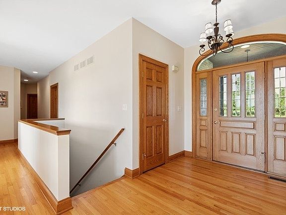 3rd image of 9619 S Muirfield Dr