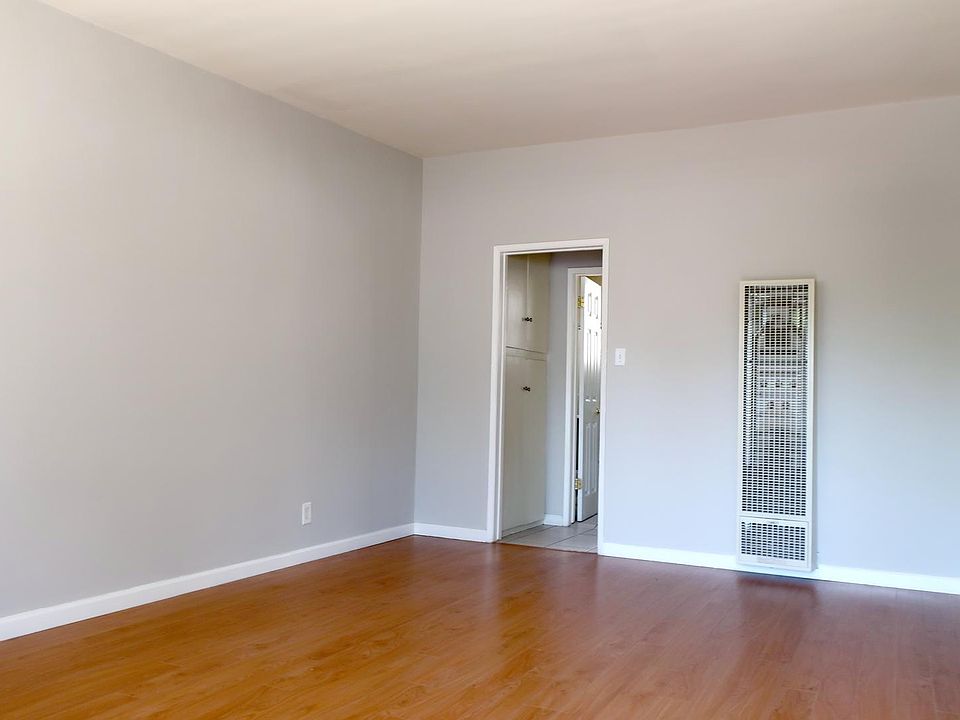 1st image of 531 N Marengo Ave