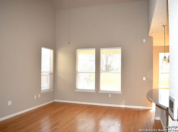 5th image of 2118 Minnow Ln
