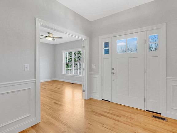 4th image of 56 Liberty Ln