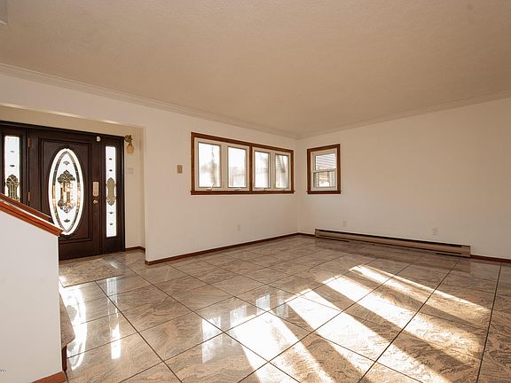 4th image of 116 Pinewood Dr N