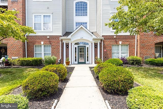 1st image of 109 Sunshine Ct Unit G