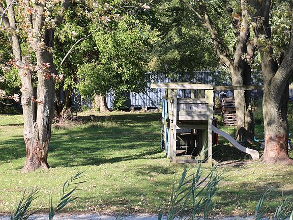 4th image of 396 Kennedy Ave