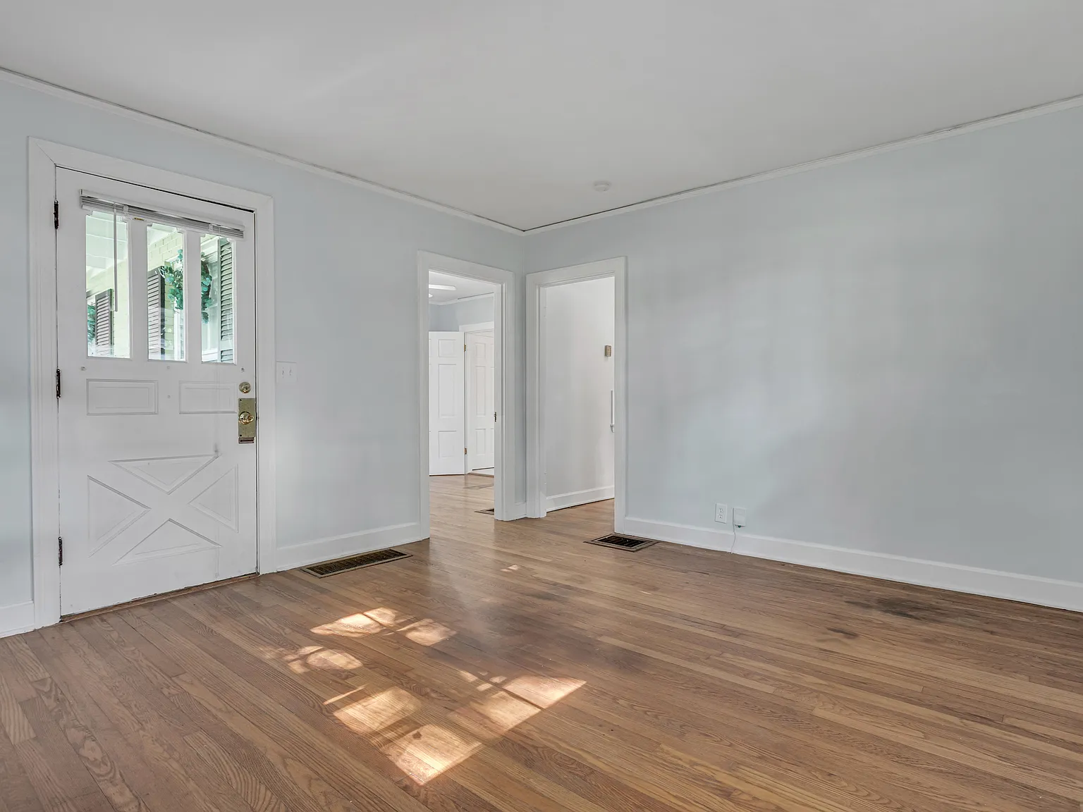 2 bed, 849 sqft, $1,850 — Photo 3