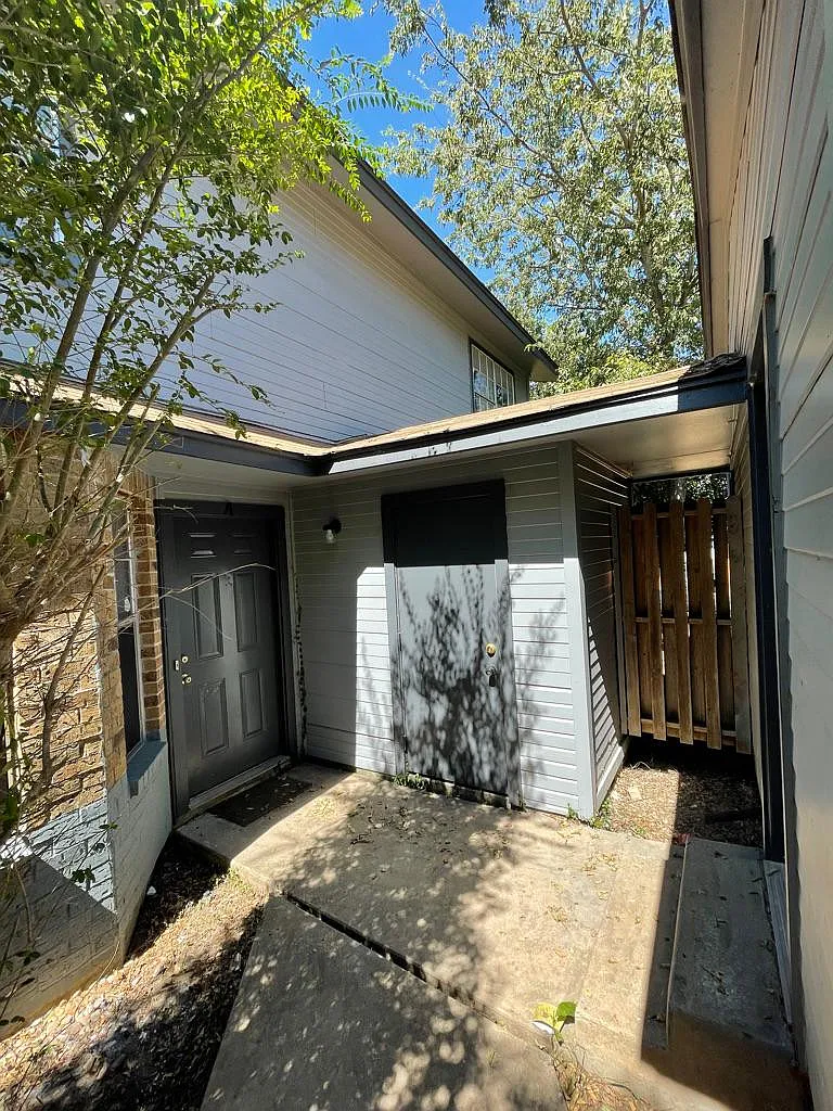 2104 Kenneth Ave — Photo 4
