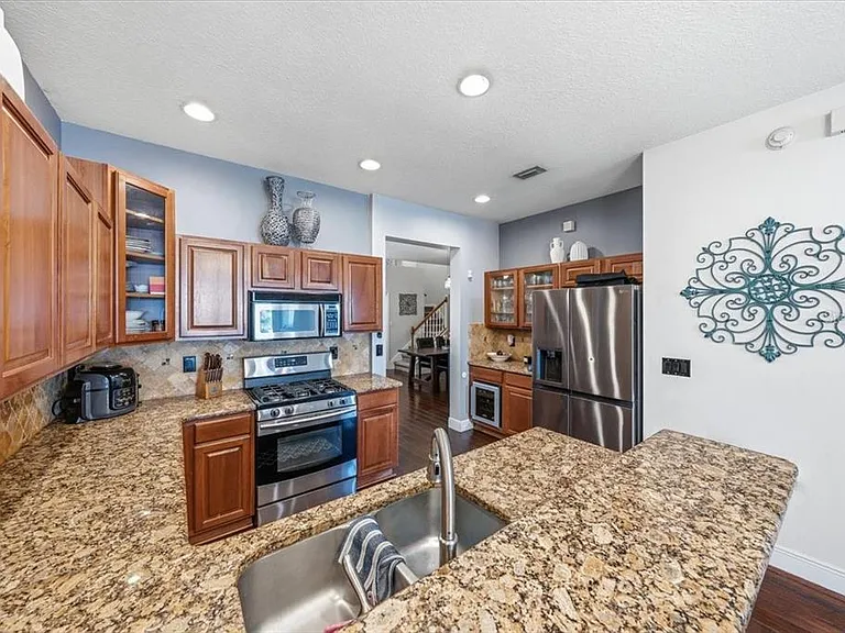 9606 Royce Dr — Photo 6