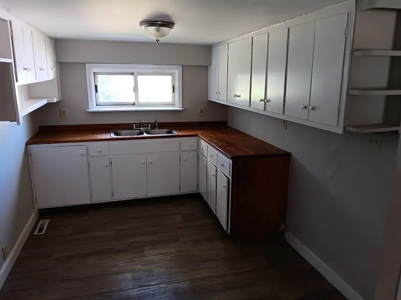 3 bed, 1200 sqft, $1,259 — Photo 2