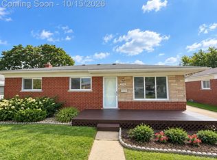 1944 Common Rd, Warren, MI 48092