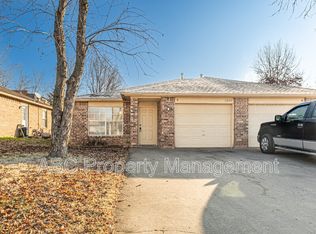 5803 Samantha St #B, Fayetteville, AR 72704