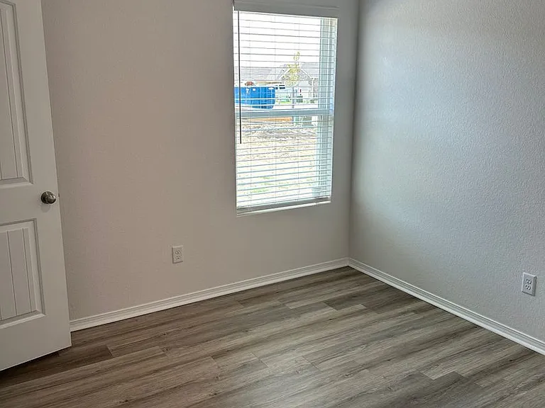 10316 Debbie Dr N — Photo 10