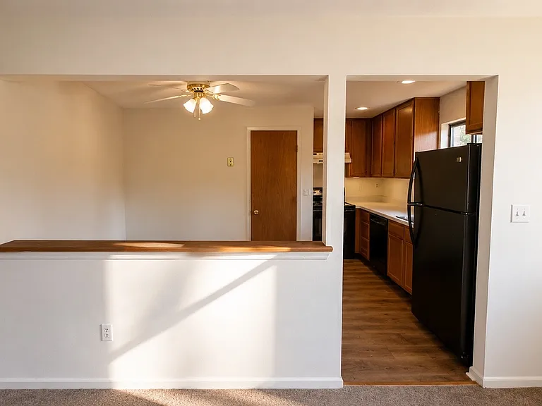 EAT IN KITCHEN