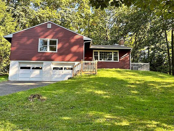 2nd image of 1120 Beechwood Dr NE