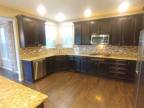 Amazing kitchen with granite counters, stainless appliances