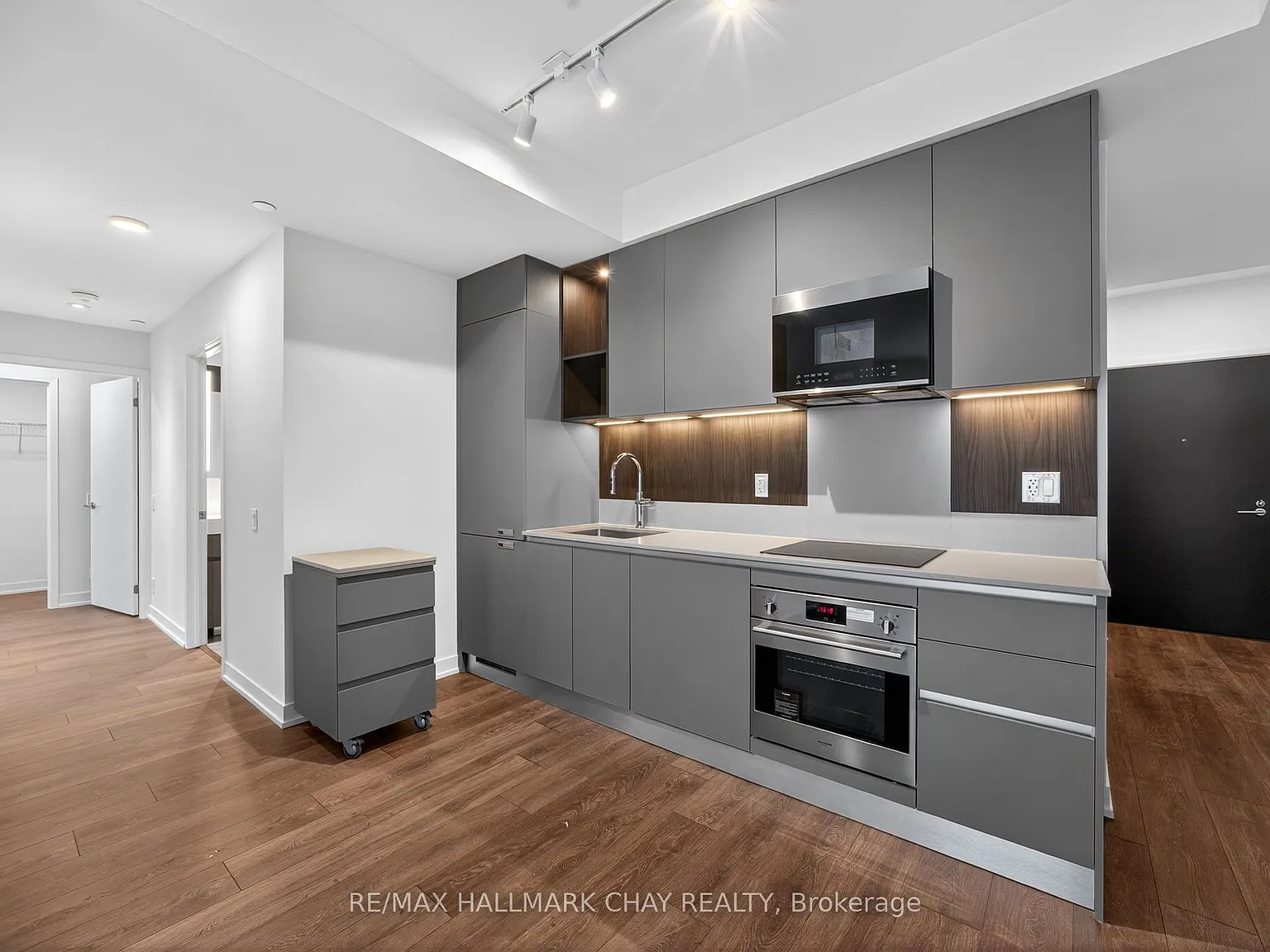 2 bed, $2,250 — Photo 4