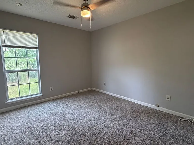 199 Amelia Dr W — Photo 14
