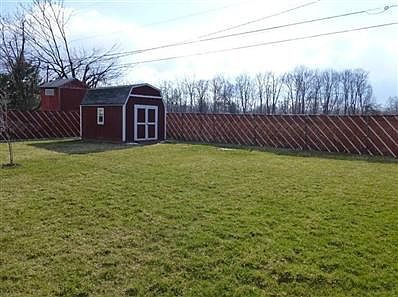 4th image of 252 Lutz Dr