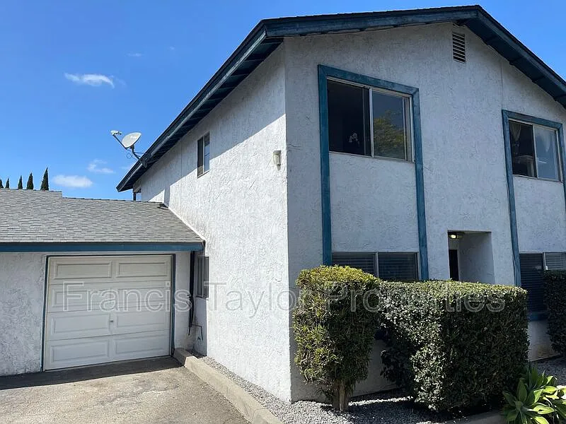 2 bed, 2.0 bath, 990 sqft, $2,295 — Photo 3