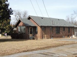 1607 W Broadway St, Mayfield, KY 42066