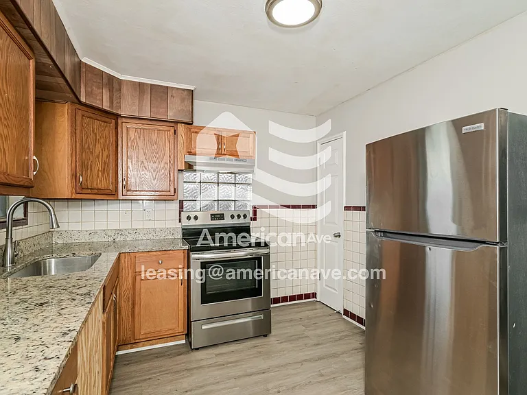 908179_006_kitchen_7.jpg